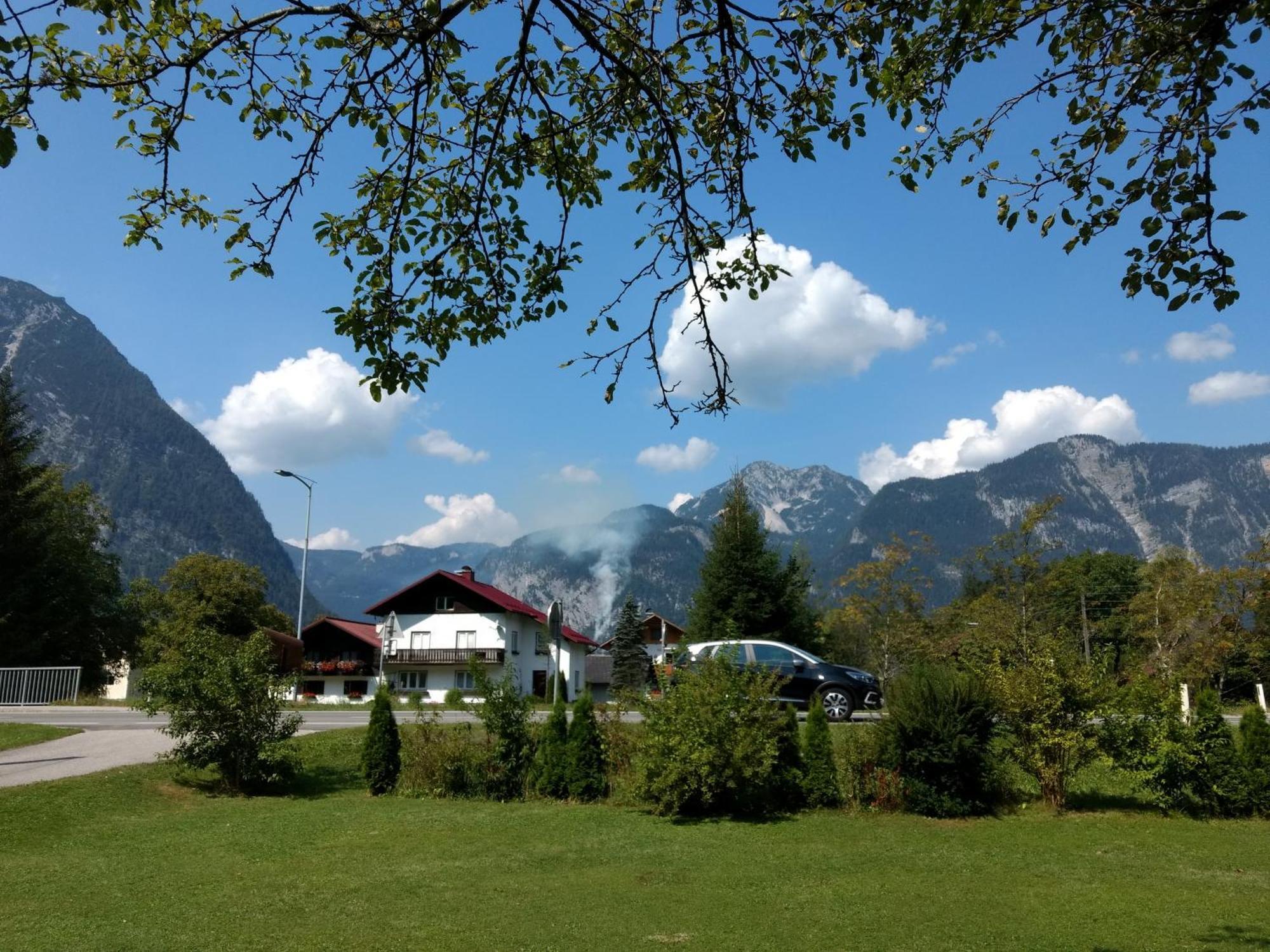 Haus Alpenblick Apartment Обертраун Екстериор снимка